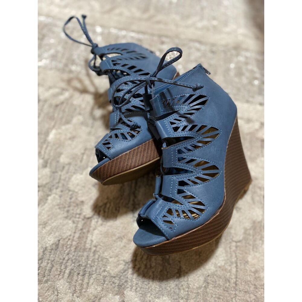 Dollhouse Size 6 Woman's Blue Tie Wedges